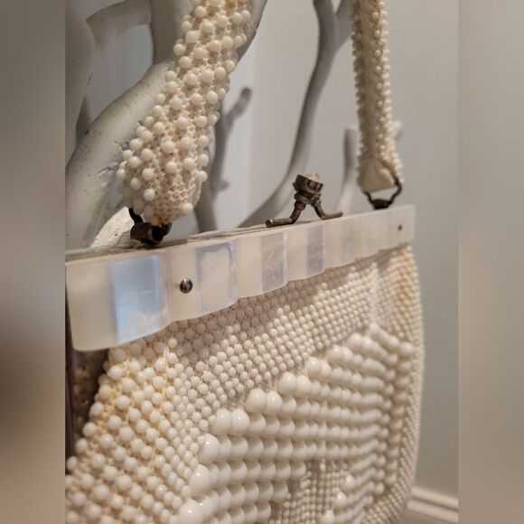 Vintage Handbag, with bubble beads and lucite trim! - Picture 7 of 9
